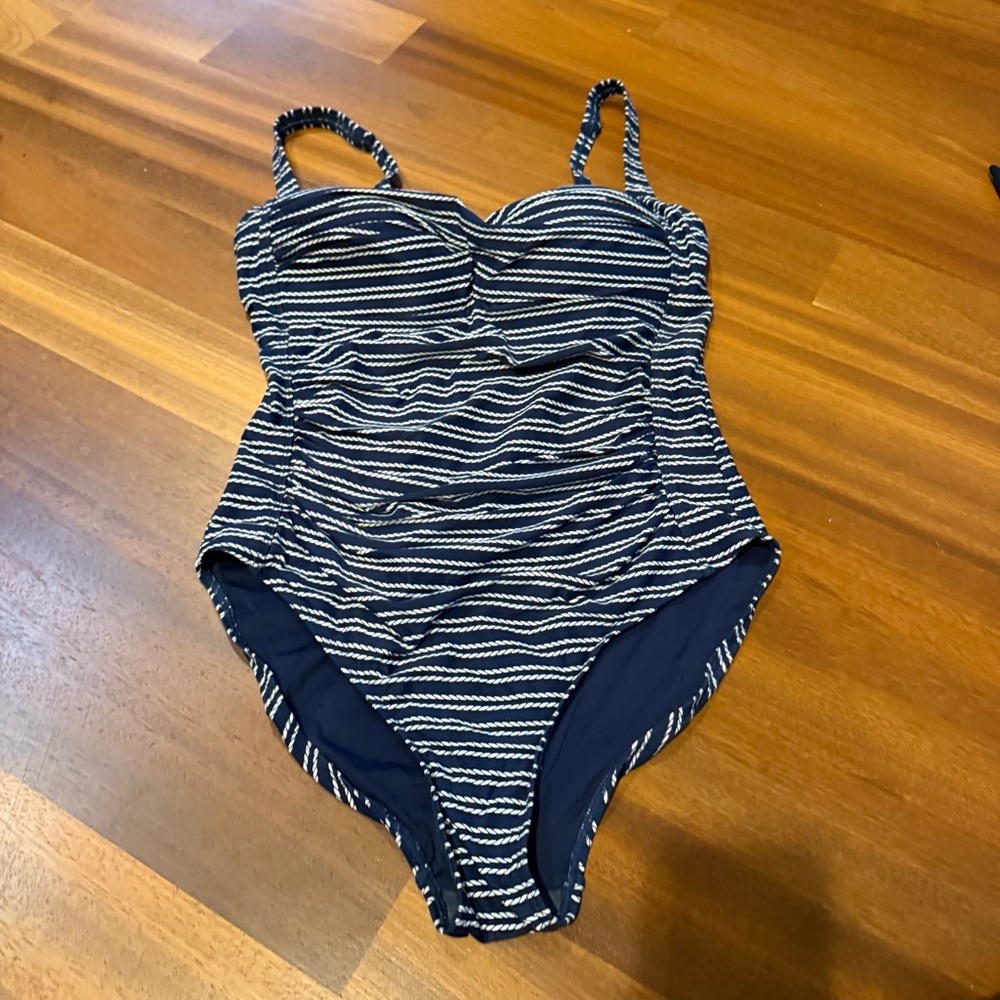 Nip Tuck Nautical Navy Rope Stripe Twist One-Piece Swimsuit US 10 Underwire EUC